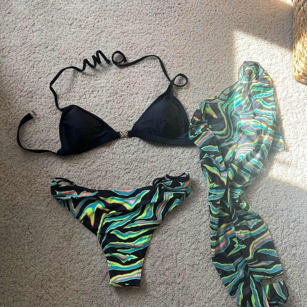 Black and Multicolor Bikini Set with Cover-Up